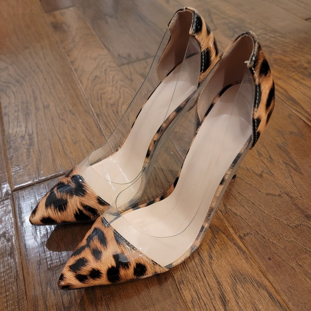 Leopard pumps